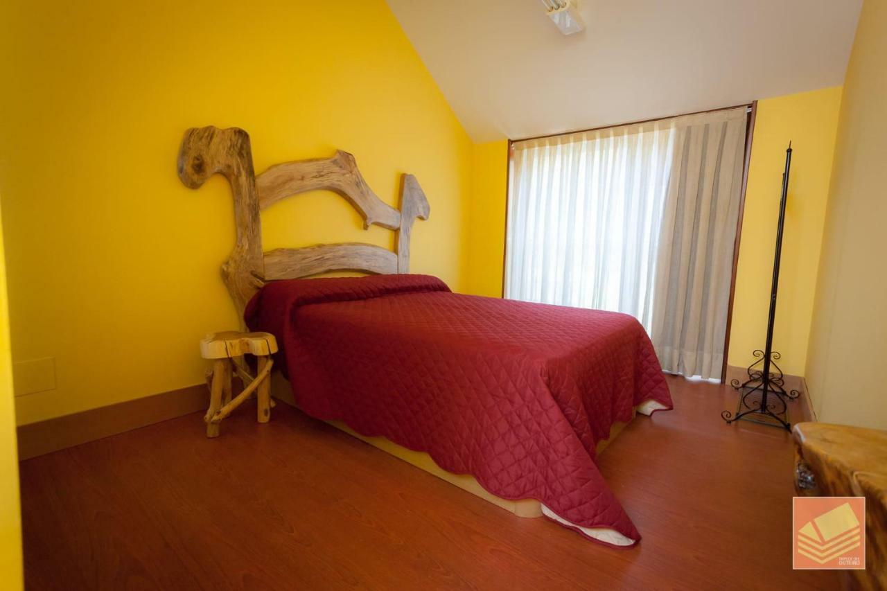 דירות קנגס דה מוראסו Triplex Del Outeiro "La Casa Del Fotografo" מראה חיצוני תמונה